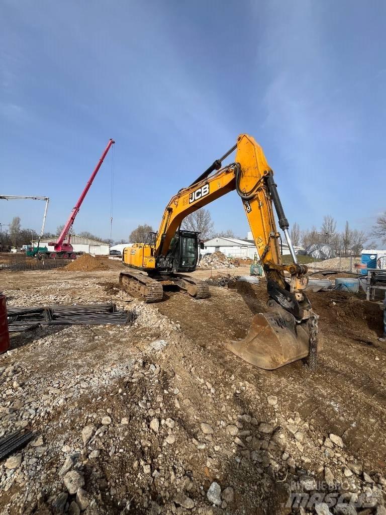 JCB JS 210 Paletli ekskavatörler