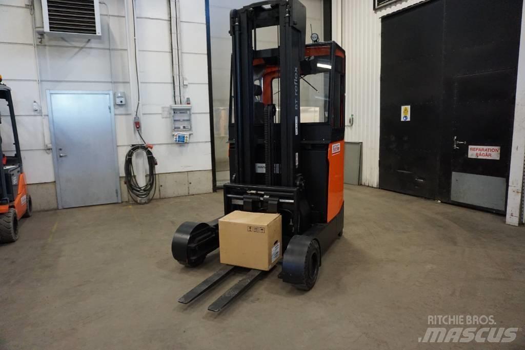 Toyota RRE160HR Reach truck - depo içi istif araçları