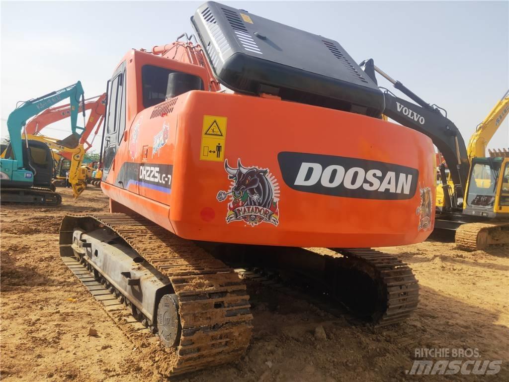 Doosan DH 225 LC-7 Paletli ekskavatörler