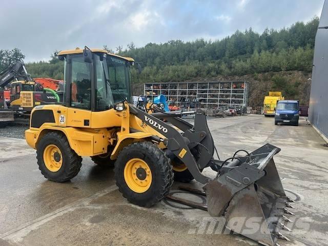 Volvo L 30 G Tekerlekli yükleyiciler