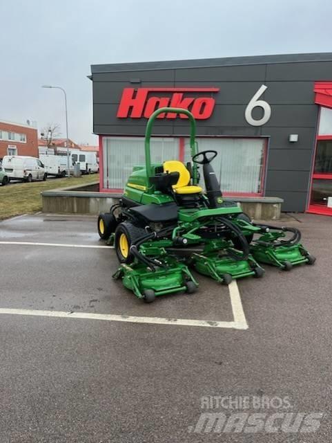 John Deere 9009 Pürüzlü arazi, kırpma ve çevresel çim biçme makineleri