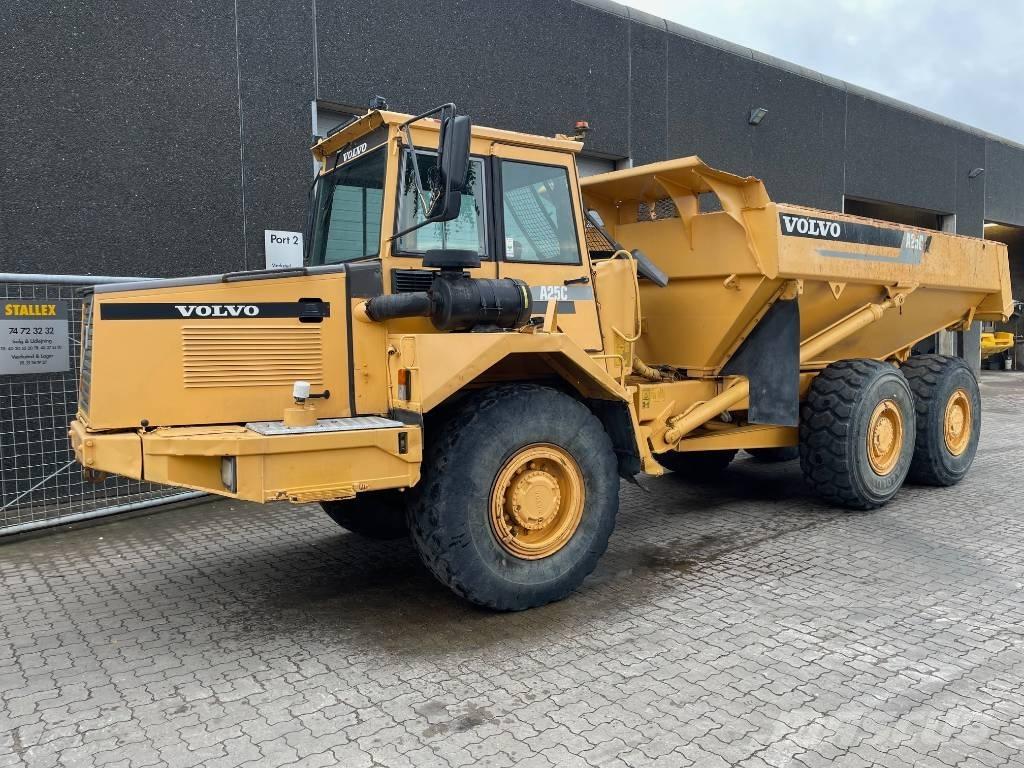 Volvo A25C Belden kirma kaya kamyonu