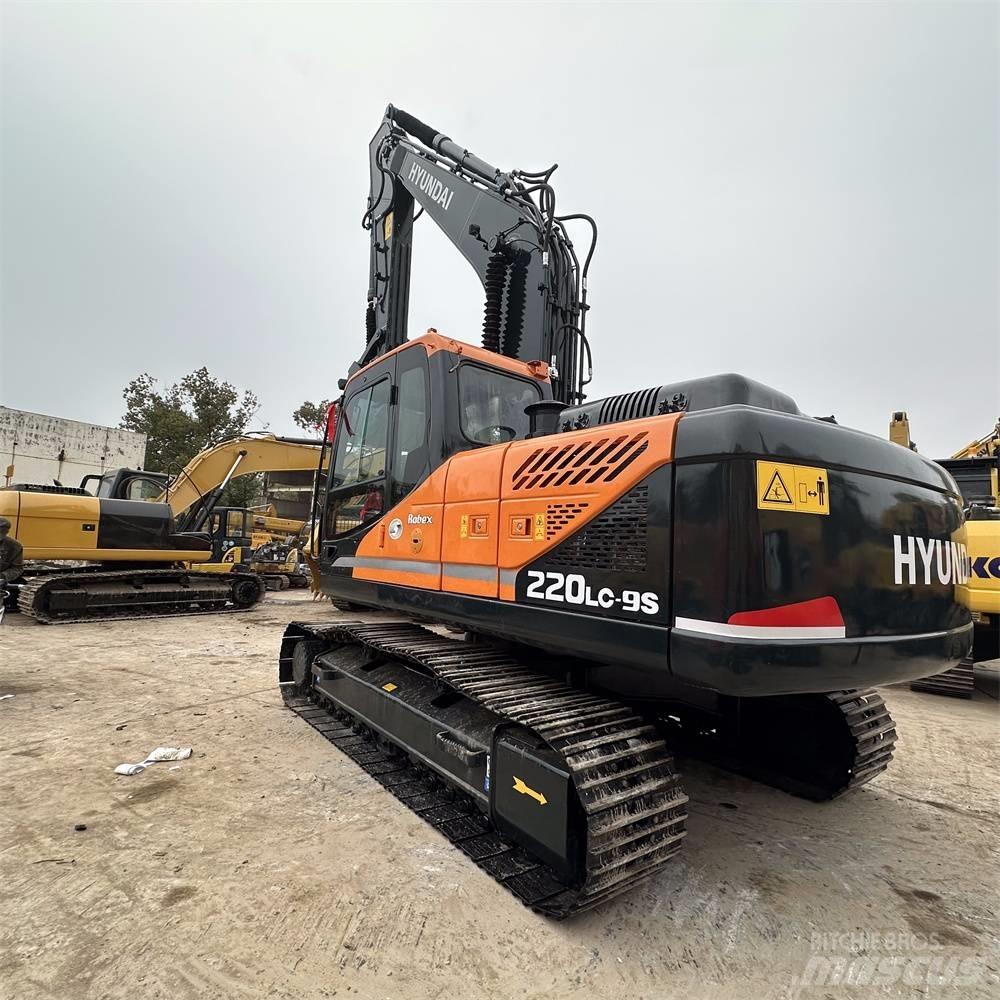 Hyundai R220LC-9S Paletli ekskavatörler