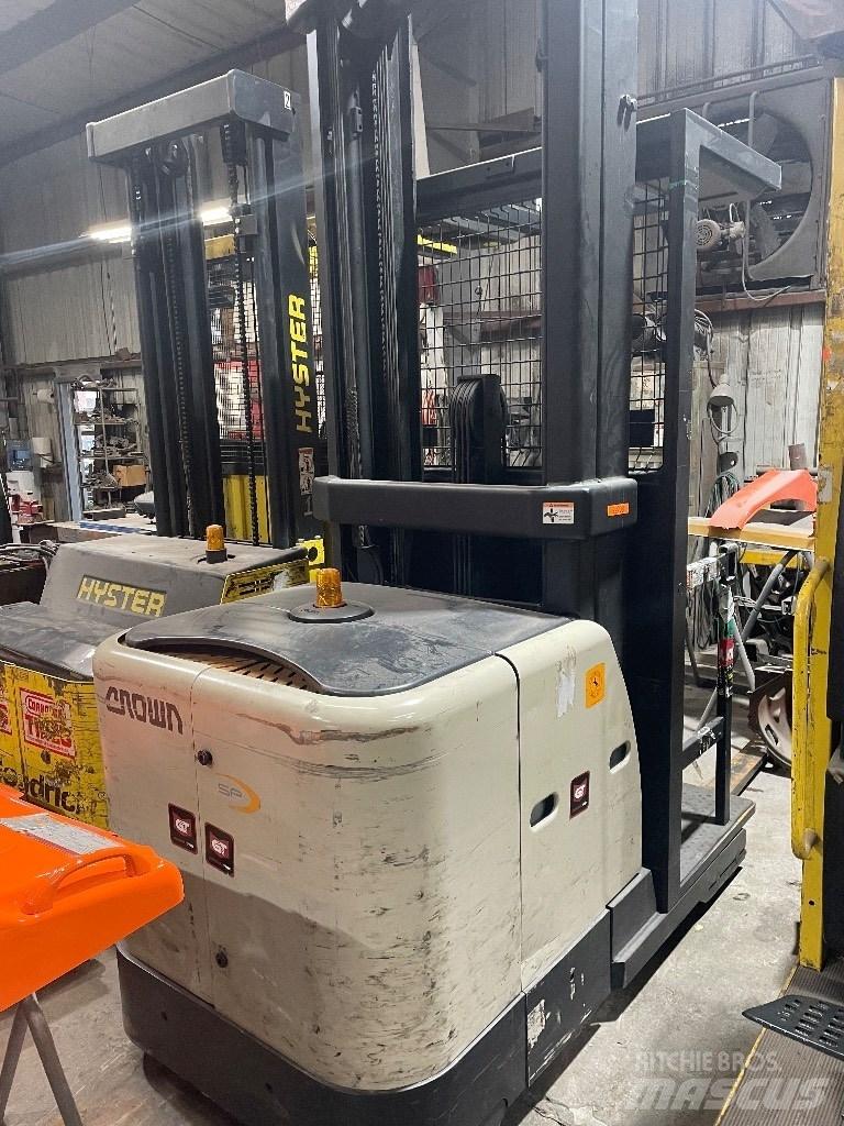 Crown Order Picker Elektrikli forkliftler
