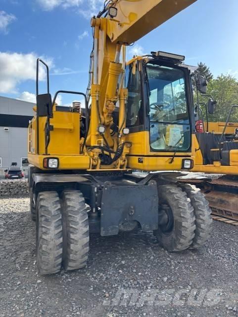 Komatsu PW 148-8 Lastik tekerli ekskavatörler
