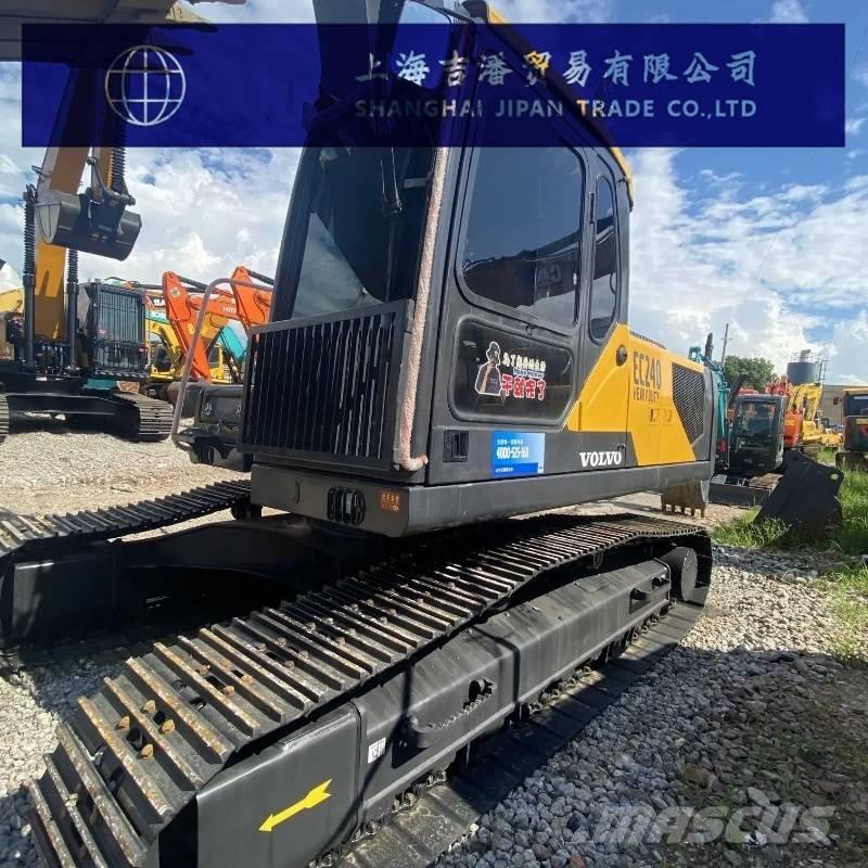 Volvo EC 240 Paletli ekskavatörler