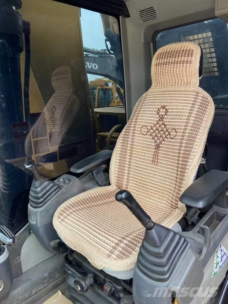 CAT 323 D L Paletli ekskavatörler