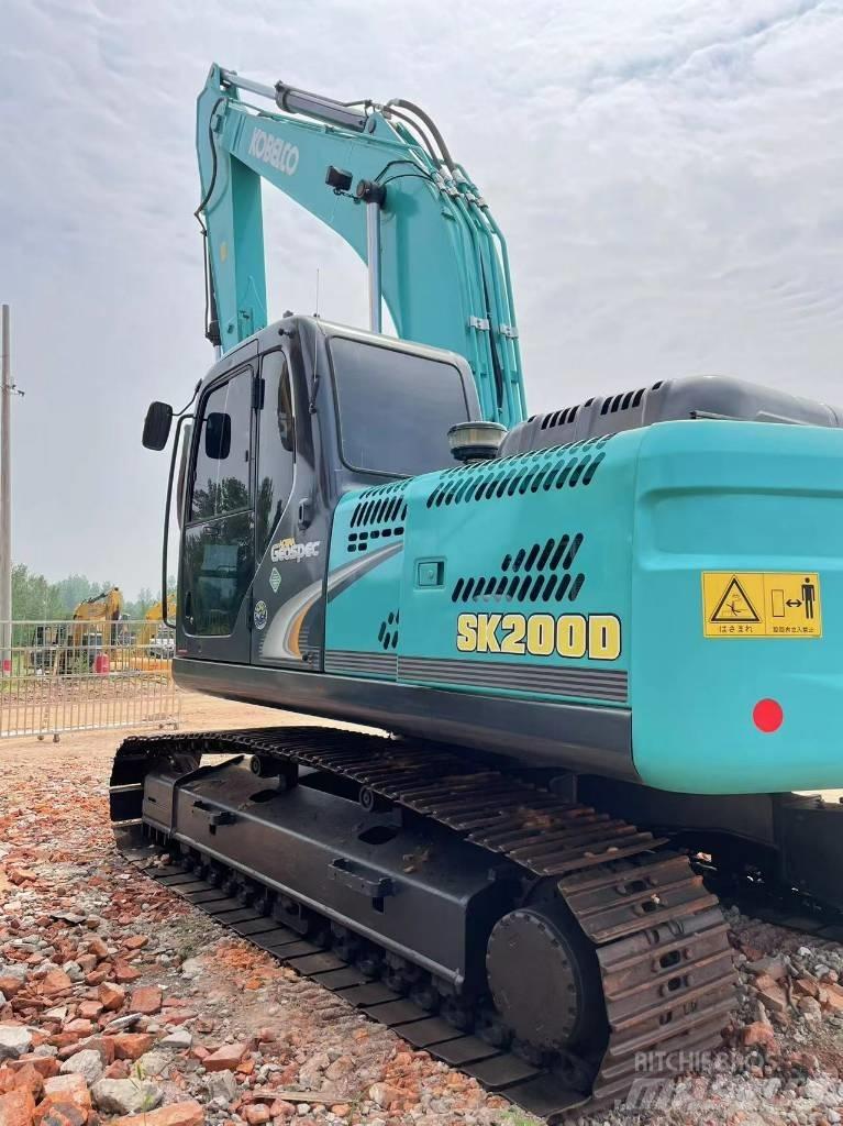 Kobelco 200 Paletli ekskavatörler