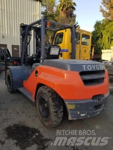 Toyota 8FD70U Dizel forkliftler