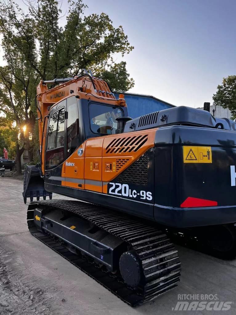 Hyundai 220LC-9S Paletli ekskavatörler