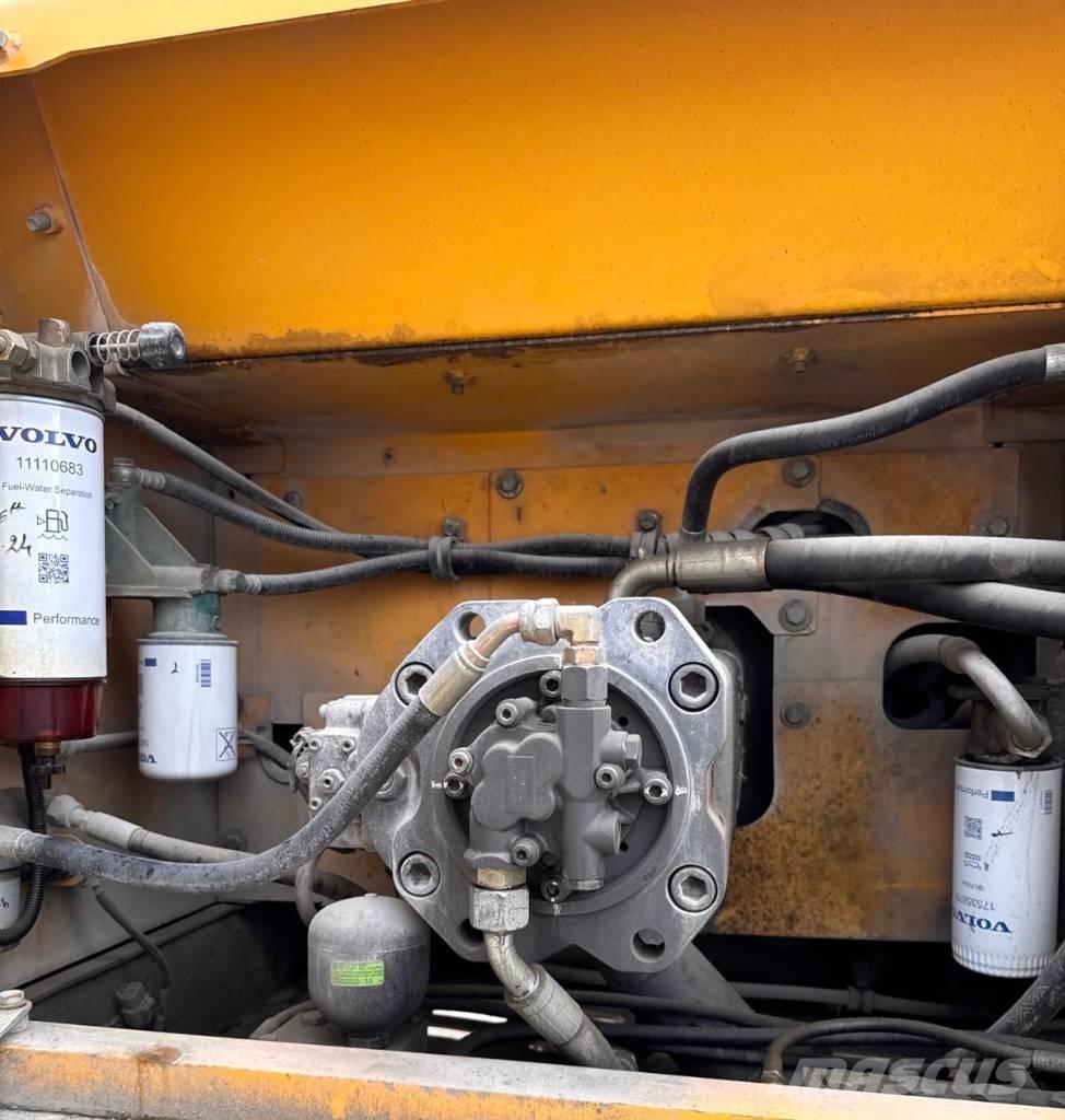 Volvo EC 300 D L Paletli ekskavatörler