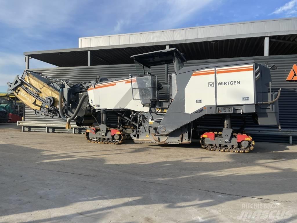 Wirtgen W 220 FI Asfalt kaziyicilar