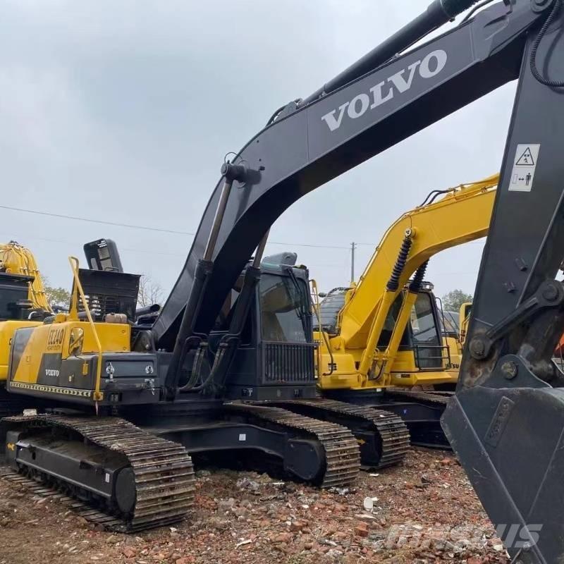 Volvo EC 240 Paletli ekskavatörler