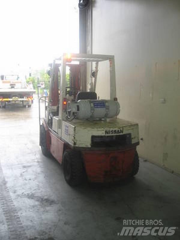 Nissan Nissan Diger