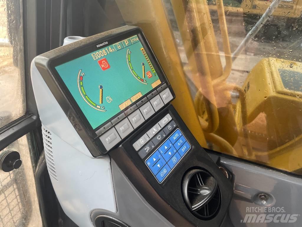 Komatsu PC 240 LC-8 Paletli ekskavatörler