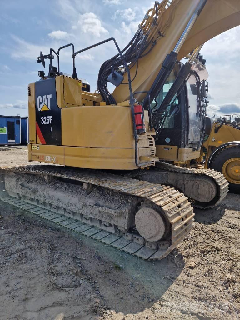 CAT 325 F Paletli ekskavatörler