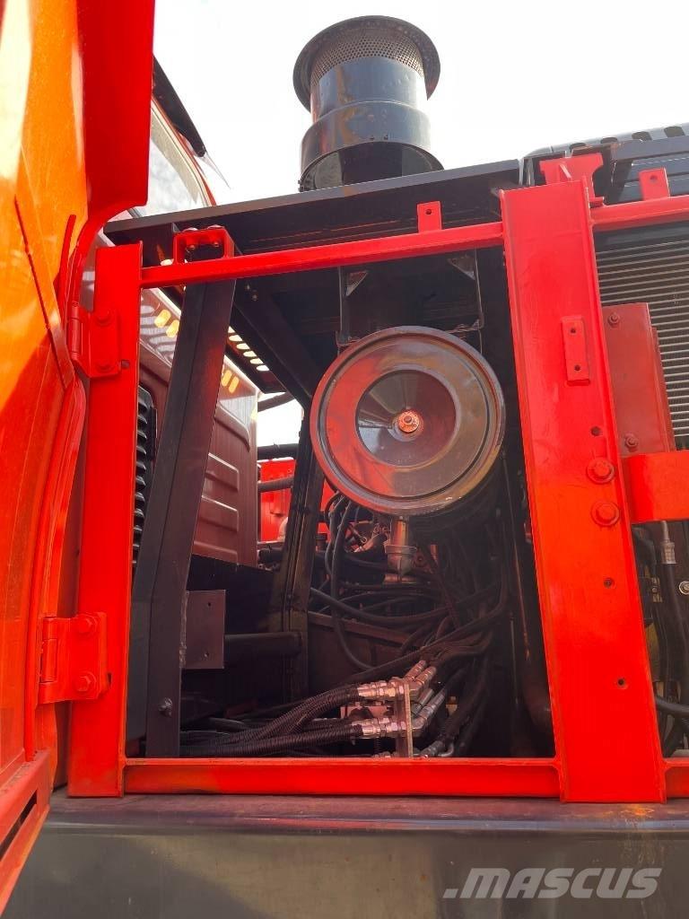 Doosan DX 225 LCA Paletli ekskavatörler