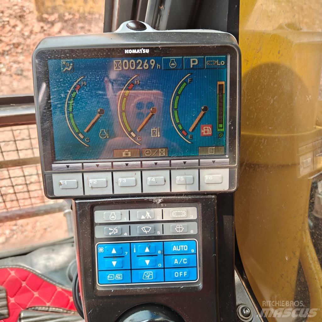 Komatsu 350-8 Paletli ekskavatörler