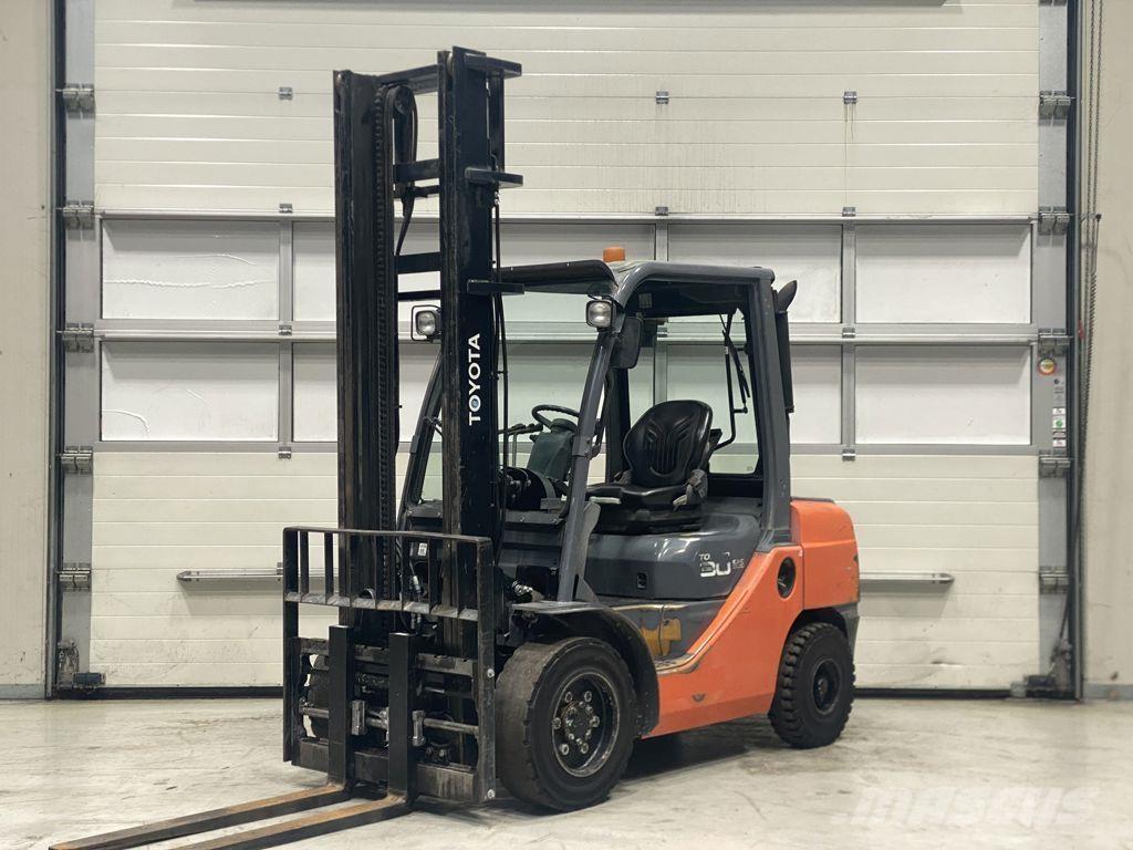Toyota 02-8FDF30 Dizel forkliftler