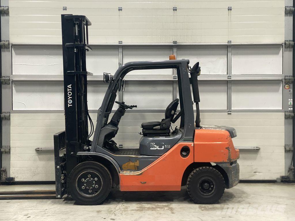 Toyota 02-8FDF30 Dizel forkliftler