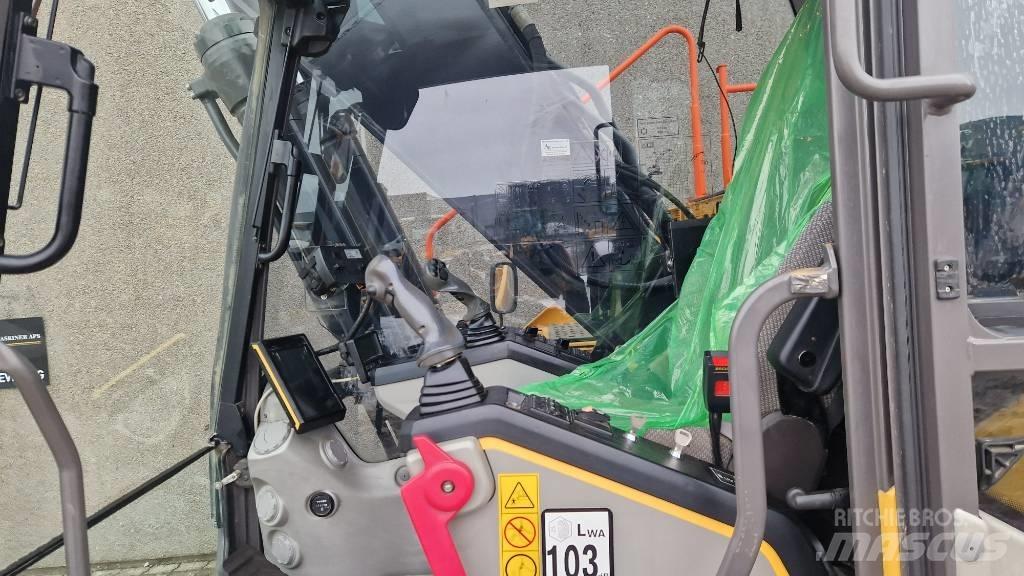 Volvo EC 250 EL Paletli ekskavatörler