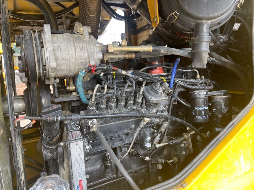 Komatsu WA 270-3 Tekerlekli yükleyiciler