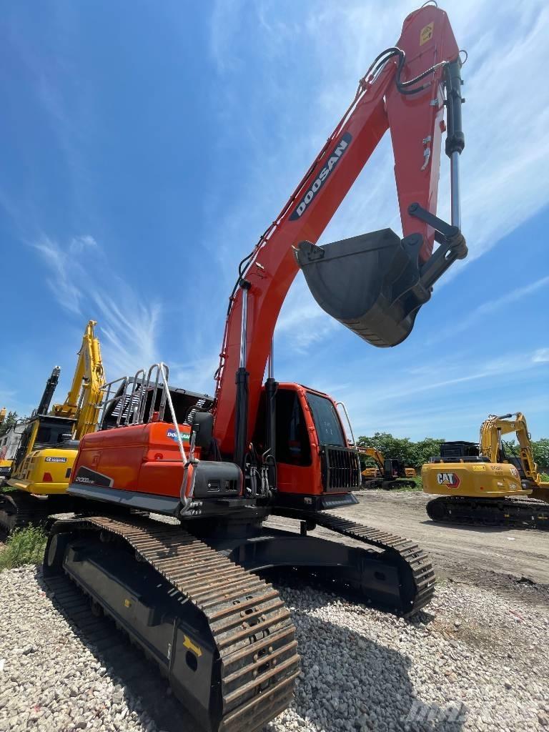 Doosan DX 300 Paletli ekskavatörler