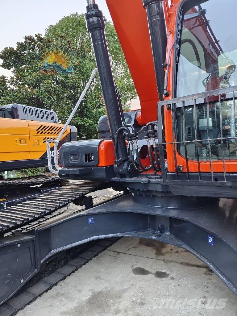 Doosan DX 300 LC Paletli ekskavatörler