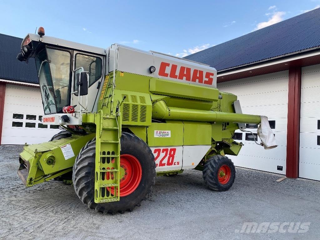 CLAAS Commandor 228 Biçerdöverler
