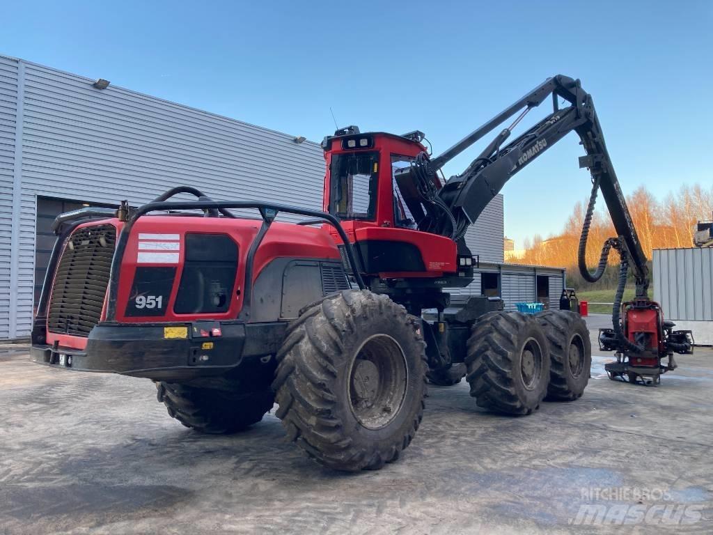 Komatsu 951 Biçerdöverler
