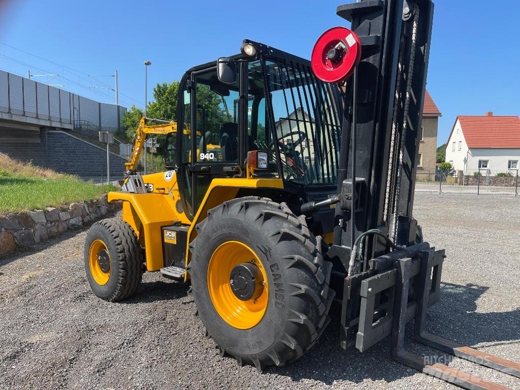JCB 940-2 T4 Arazi tipi forklift