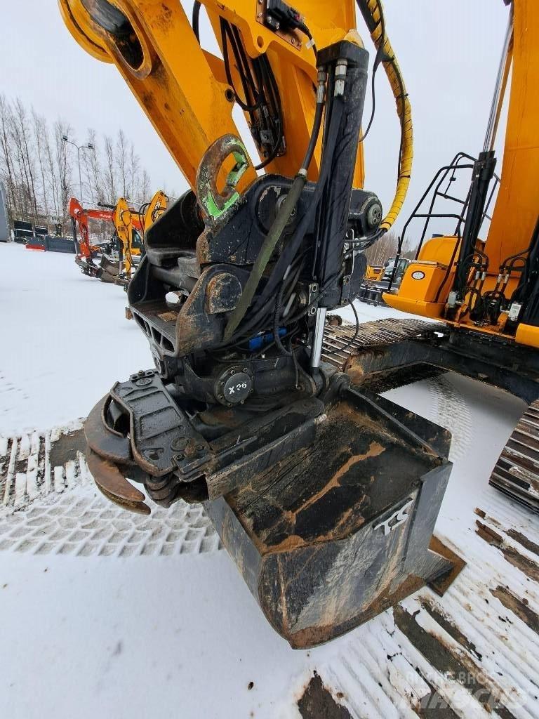 JCB JS210LC T4F Paletli ekskavatörler