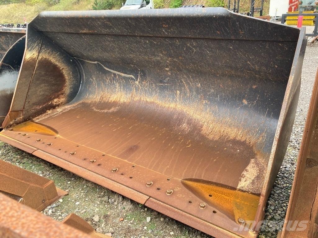 CASE 821 Skovl Tekerlekli yükleyiciler