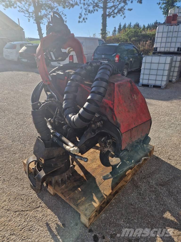 Komatsu 124 Ağaç budama makineleri
