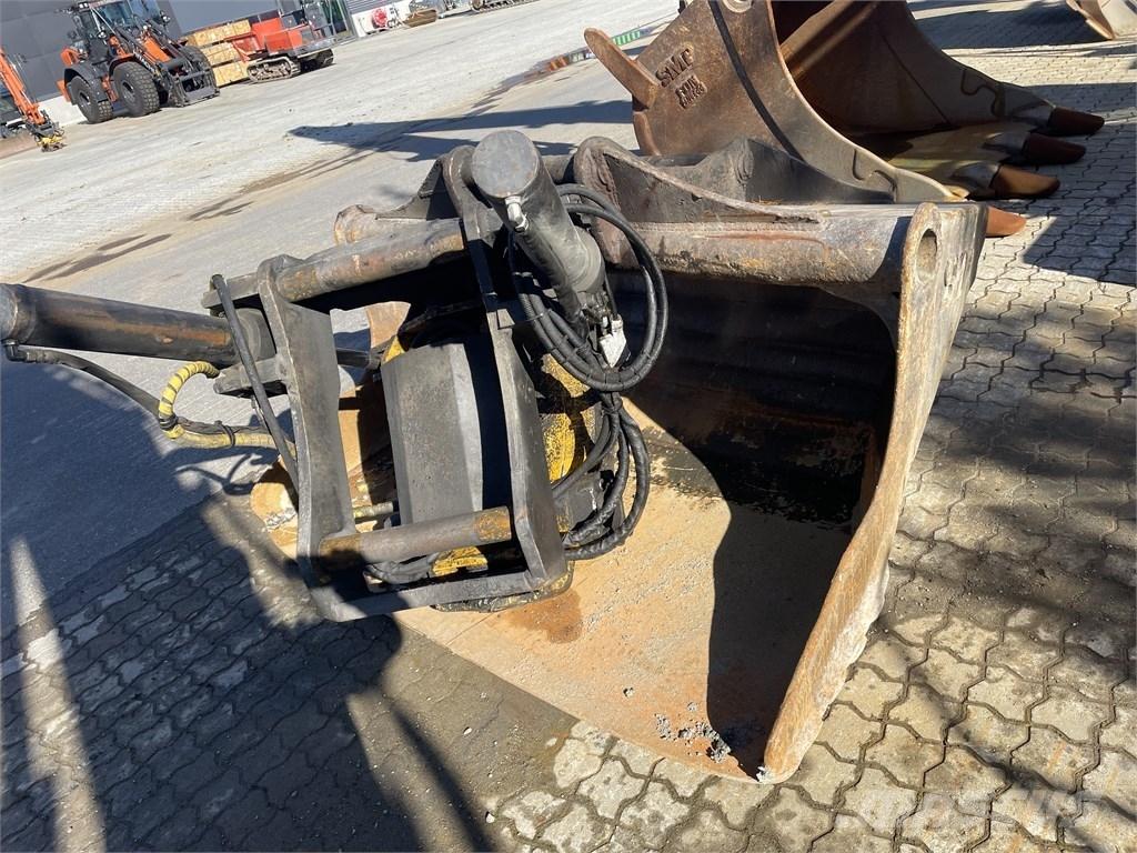 Komatsu PC 240 LC-8 Paletli ekskavatörler