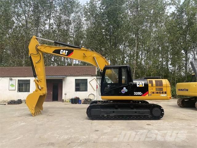 CAT 320D2 Paletli ekskavatörler