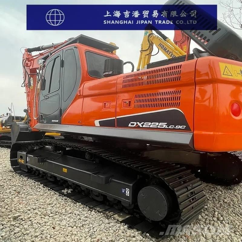 Doosan DX 225 Paletli ekskavatörler