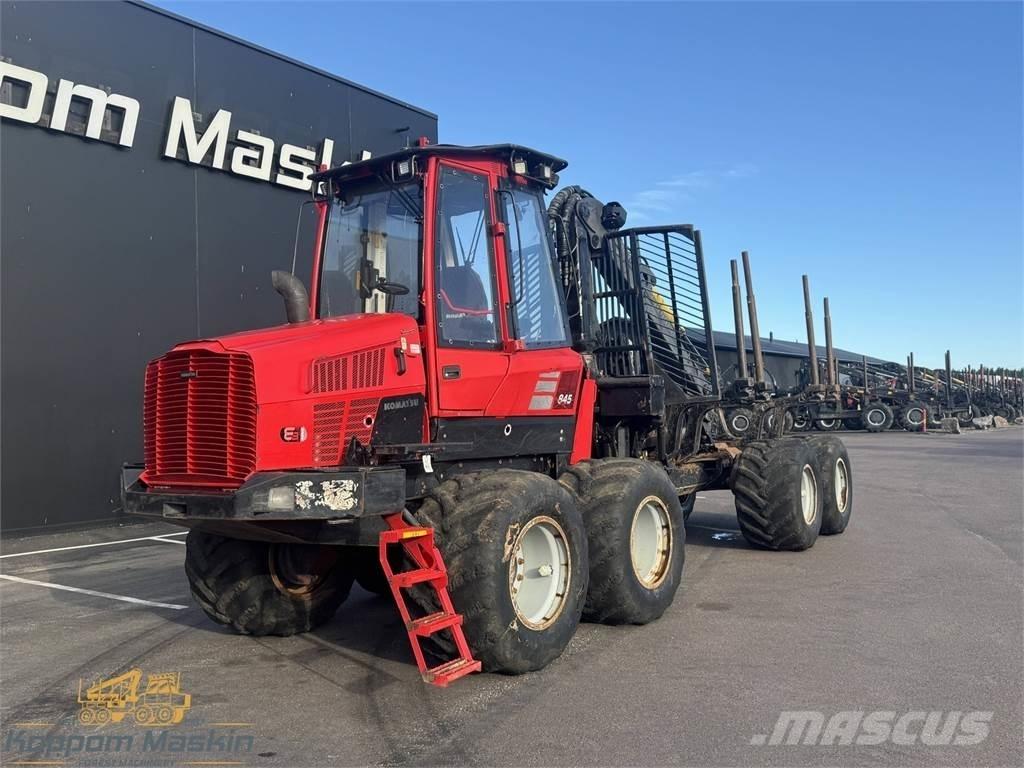 Komatsu 845 Tomruk yükleyici traktörler