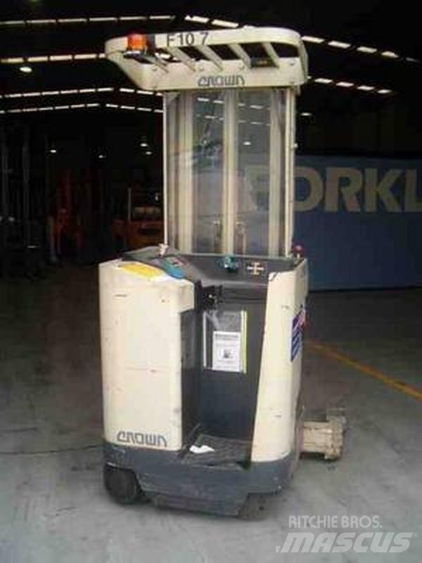 Crown 35RRTT210 Reach truck - depo içi istif araçları
