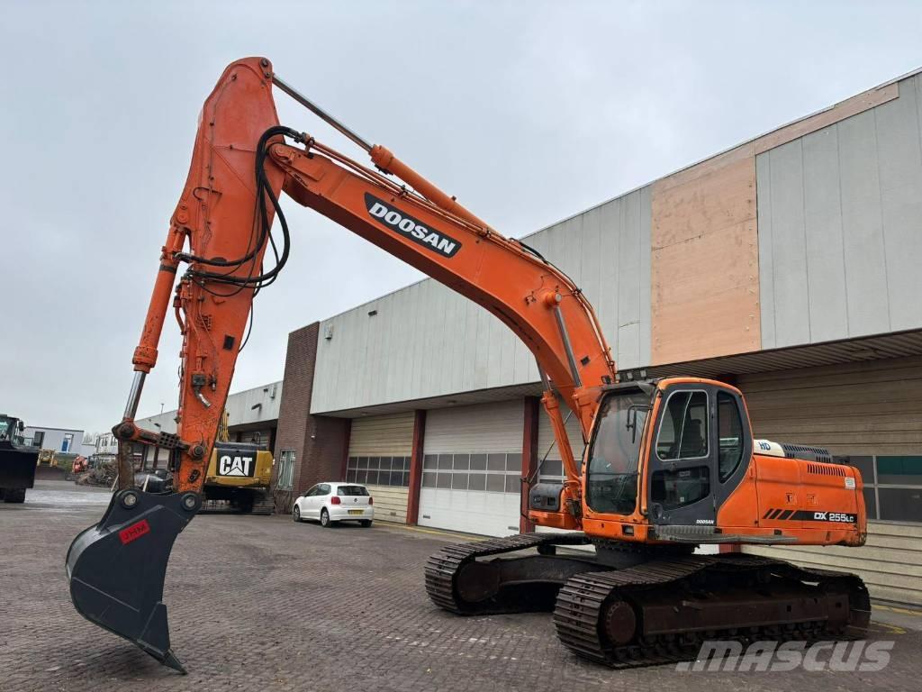 Doosan DX 255 LC Paletli ekskavatörler