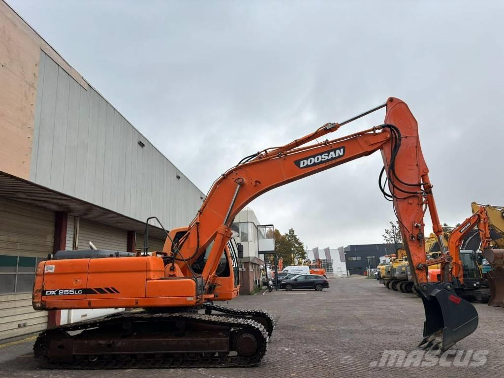 Doosan DX 255 LC Paletli ekskavatörler