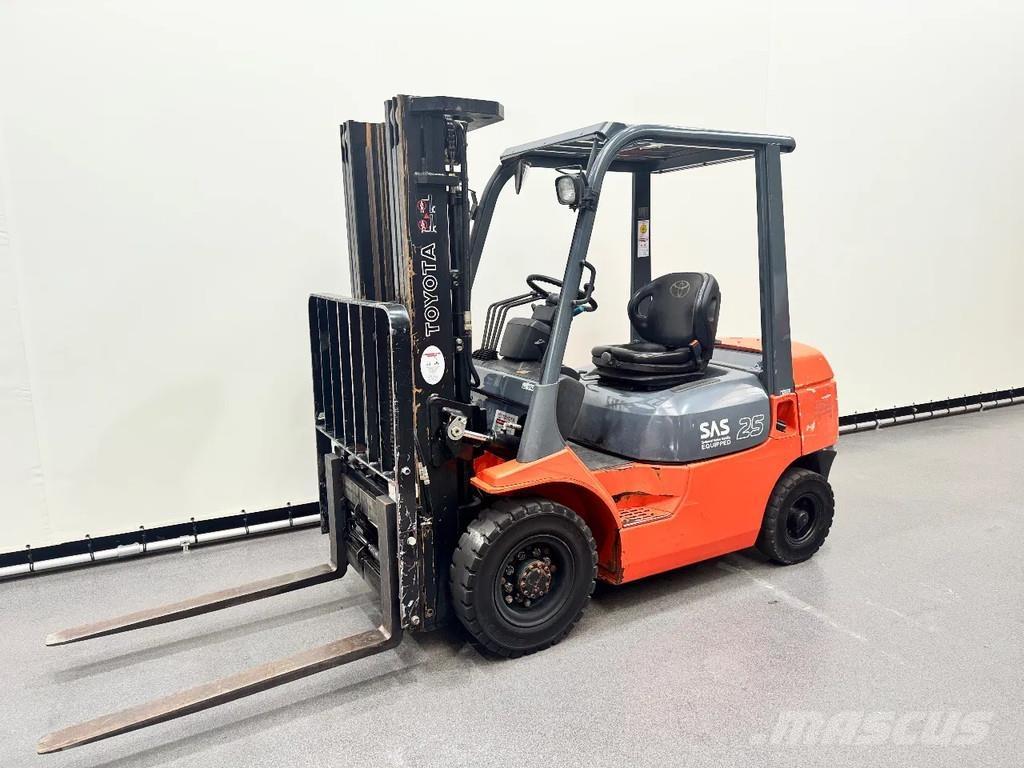 Toyota 02-7 FDF 25 Dizel forkliftler
