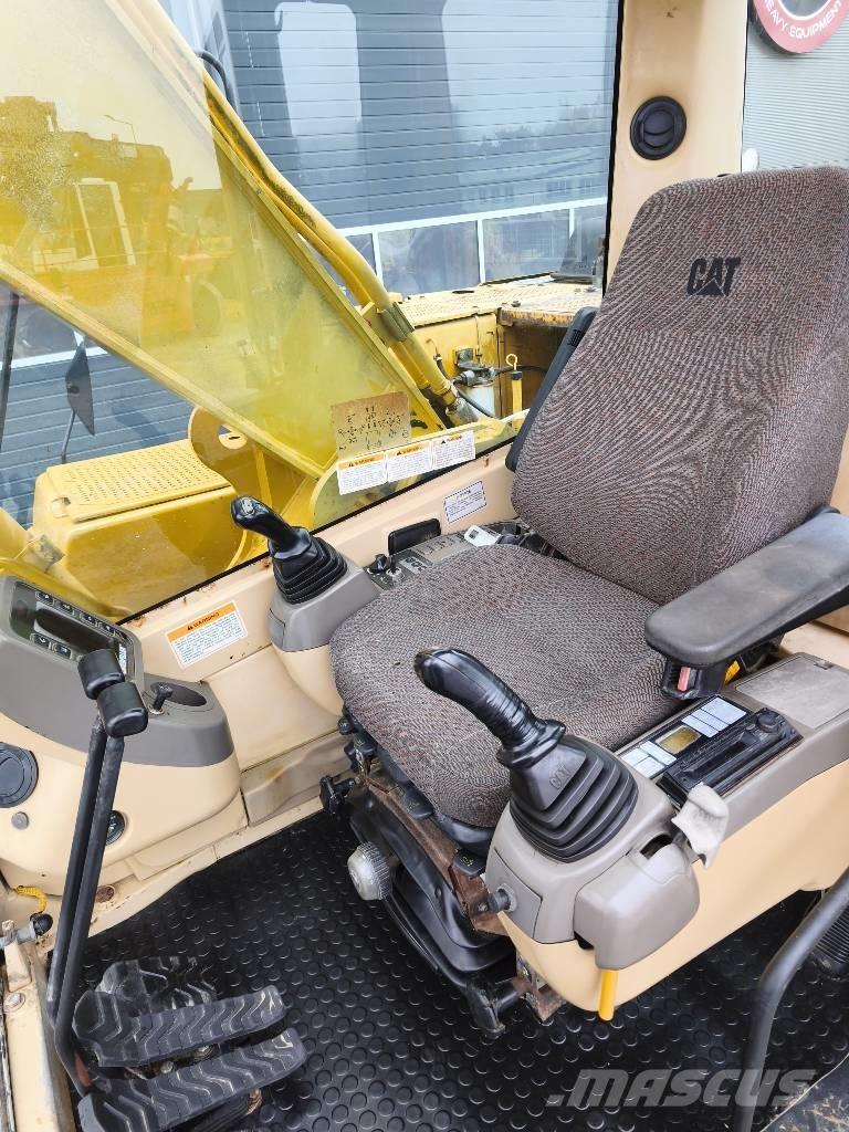 CAT 325 B L Paletli ekskavatörler