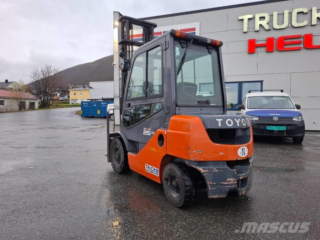 Toyota 02-8FDF25 Dizel forkliftler