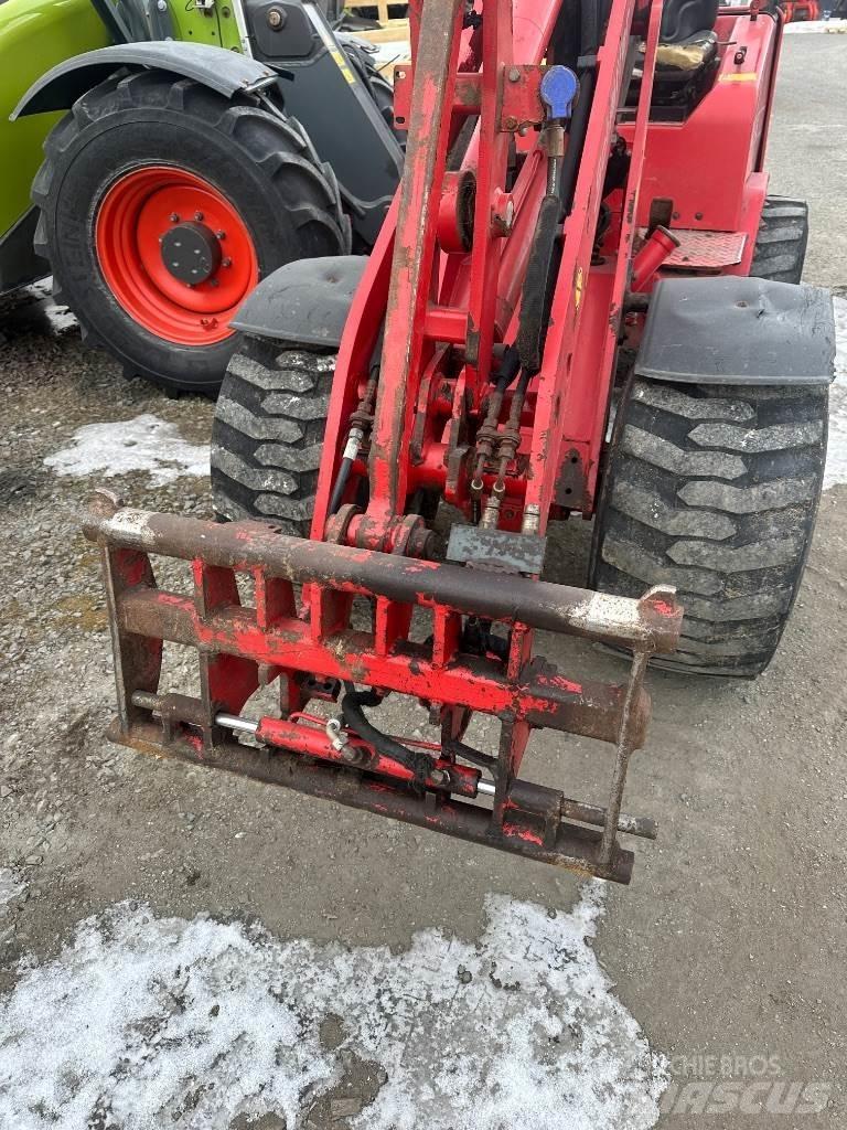 SCHAEFER 2345 Çok amaçlı yükleyiciler