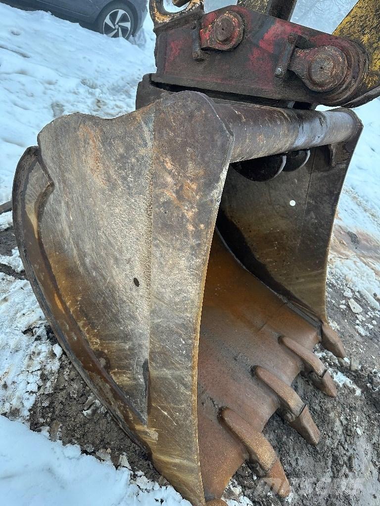 Furukawa 740 Paletli ekskavatörler