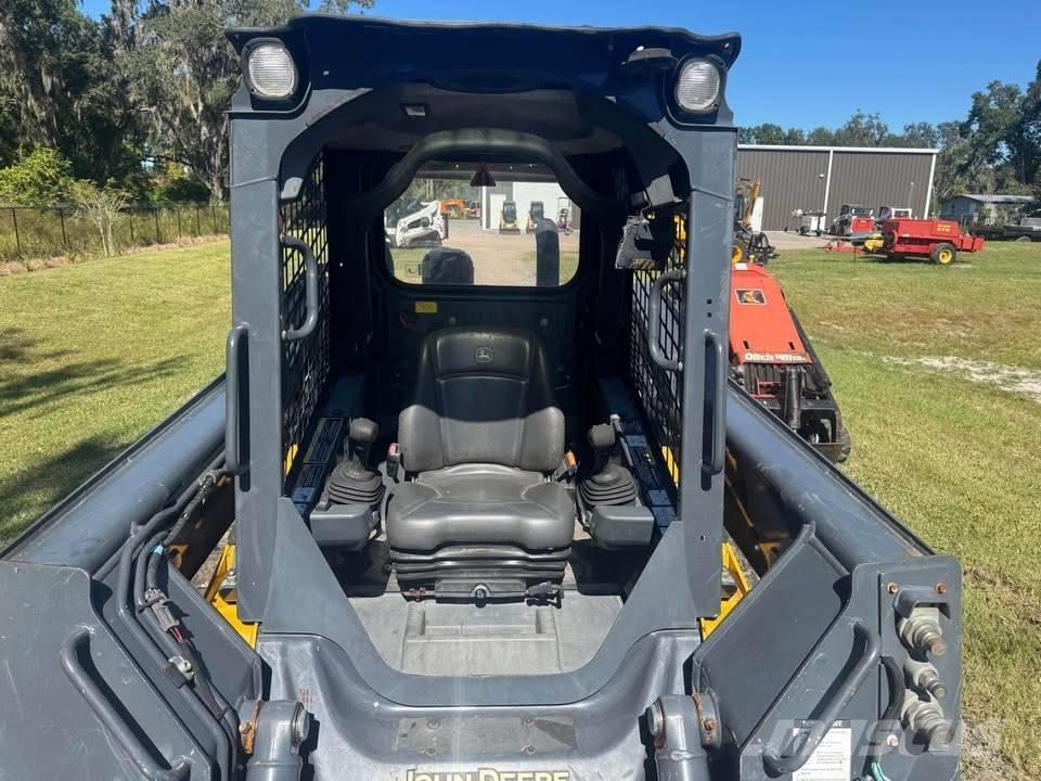 John Deere 325 Skid steer loderler
