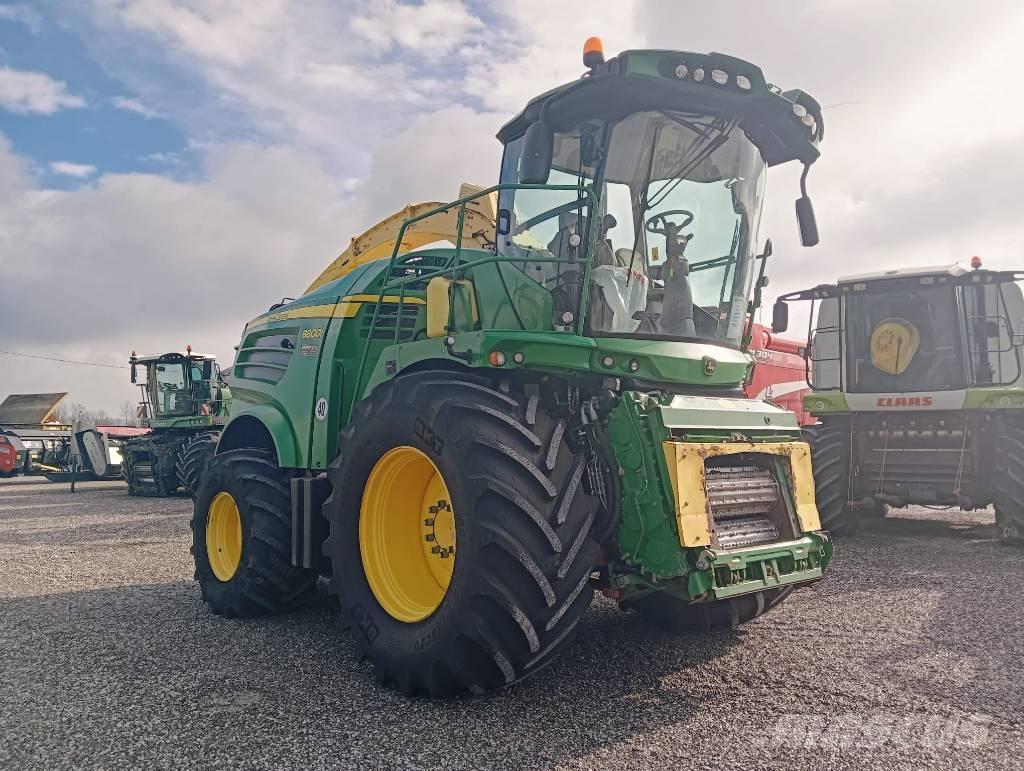 John Deere 8800 Kendi yürür silaj makinalari