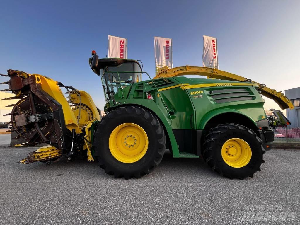 John Deere 8800 Kendi yürür silaj makinalari