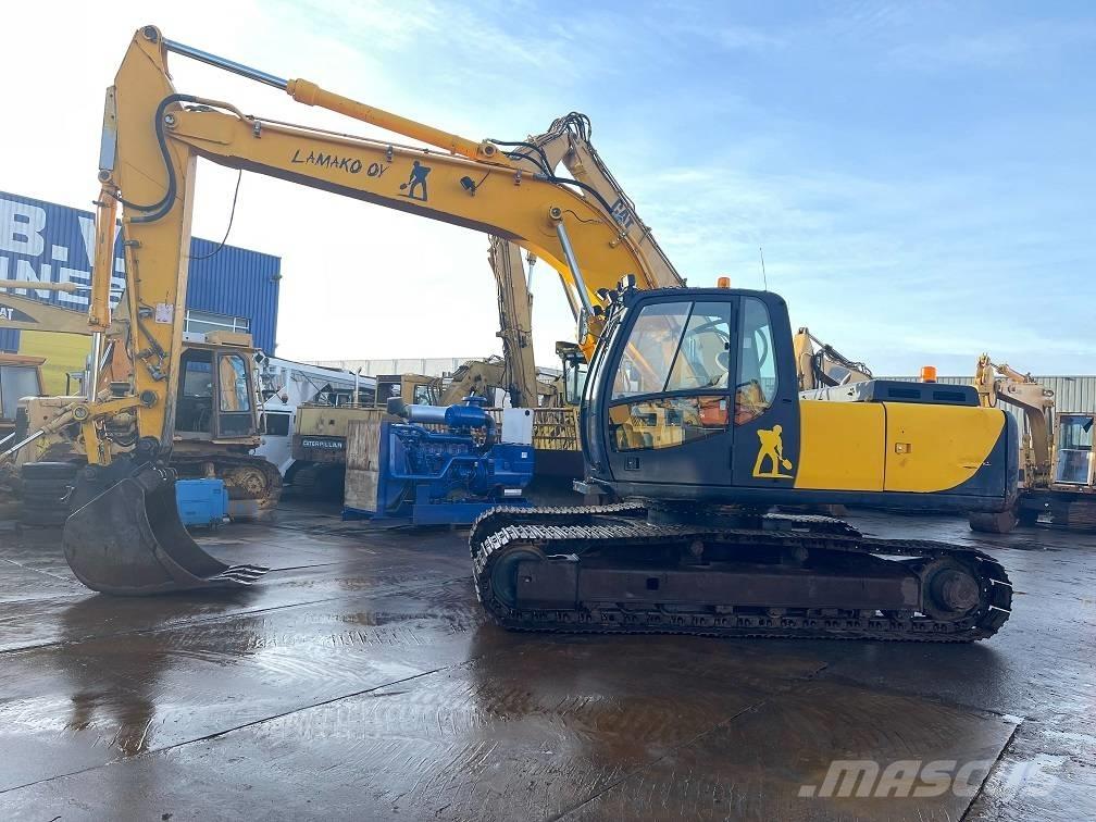 JCB JS 200 Paletli ekskavatörler